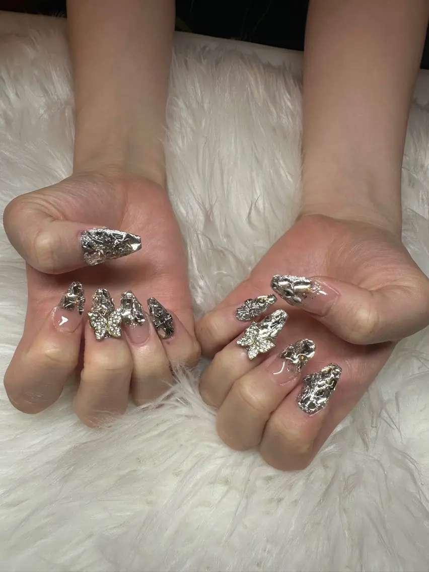 ネイル PEEKABOOミキ ネイル1級保持💅のネイルデザイン