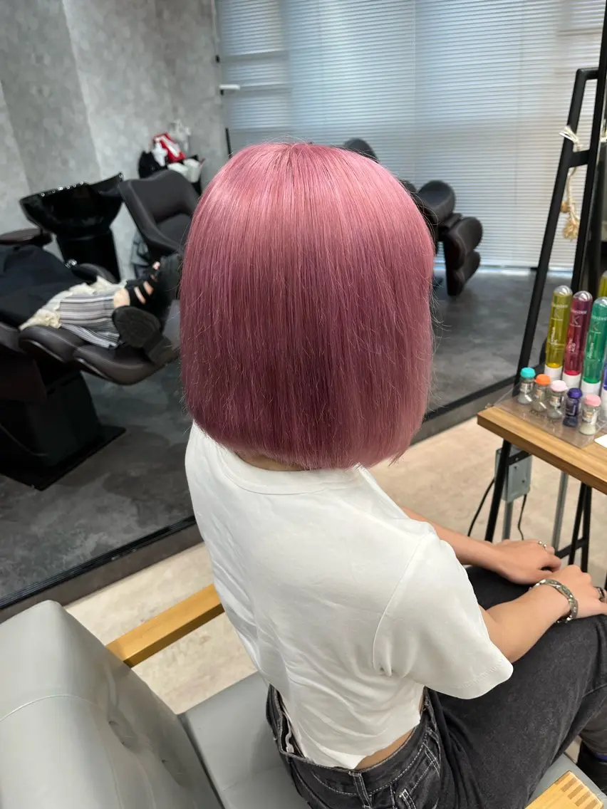 ミディアム カラー アッシュ アッシュグレー ベージュカラー ブリーチ ブロンド カット ヘアカラー トリートメント 【きらめき屋さん🎀 ハイトーン大和🎀】のヘアスタイル