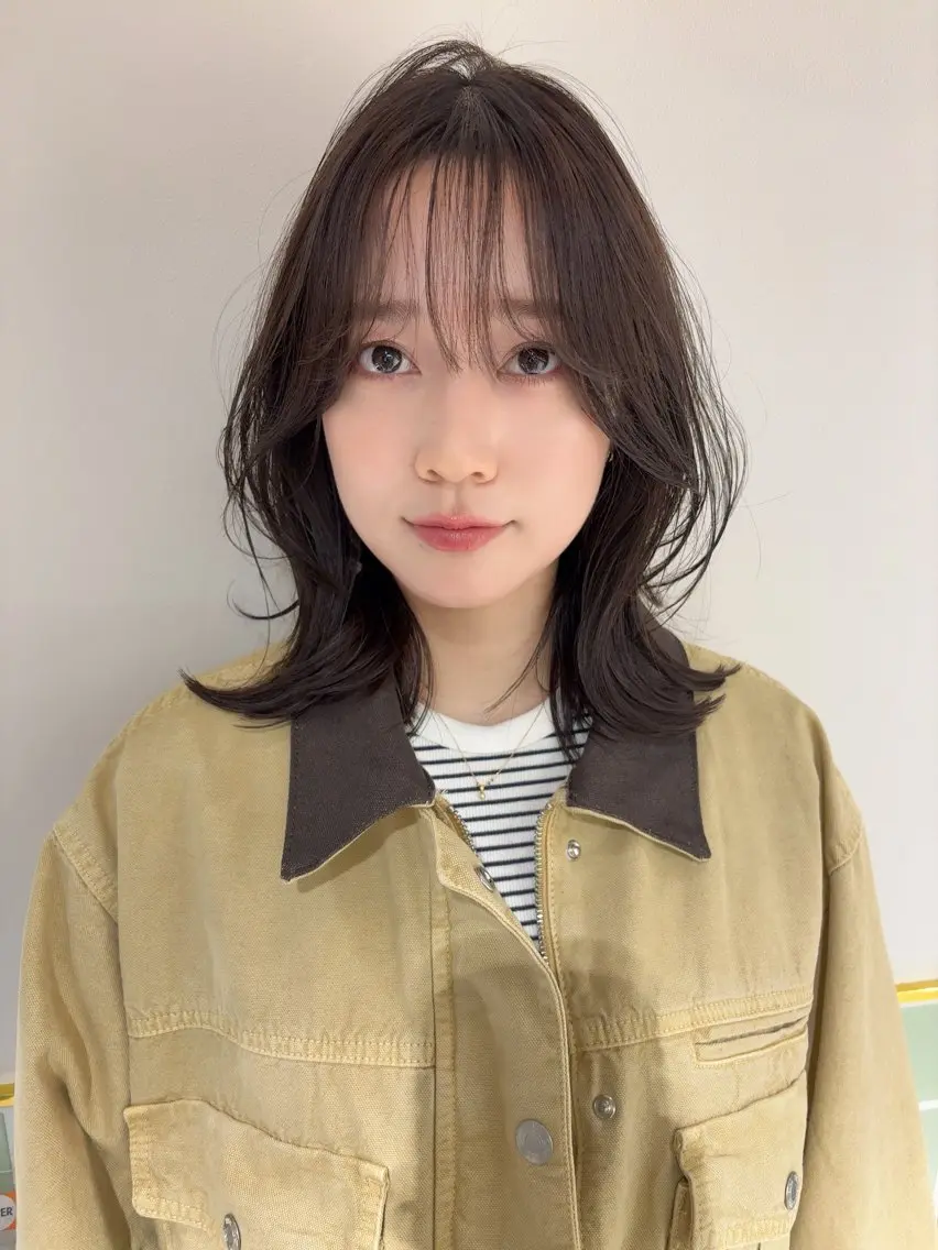 ミディアム カラー ヘアアレンジ 透明感カラー くびれヘア 顔まわりレイヤー 顔周りカット 韓国風ヘア カット ヘアカラー トリートメント ヘッドスパ ヘアセット 2ヶ月も綺麗に /星野六三四のヘアスタイル