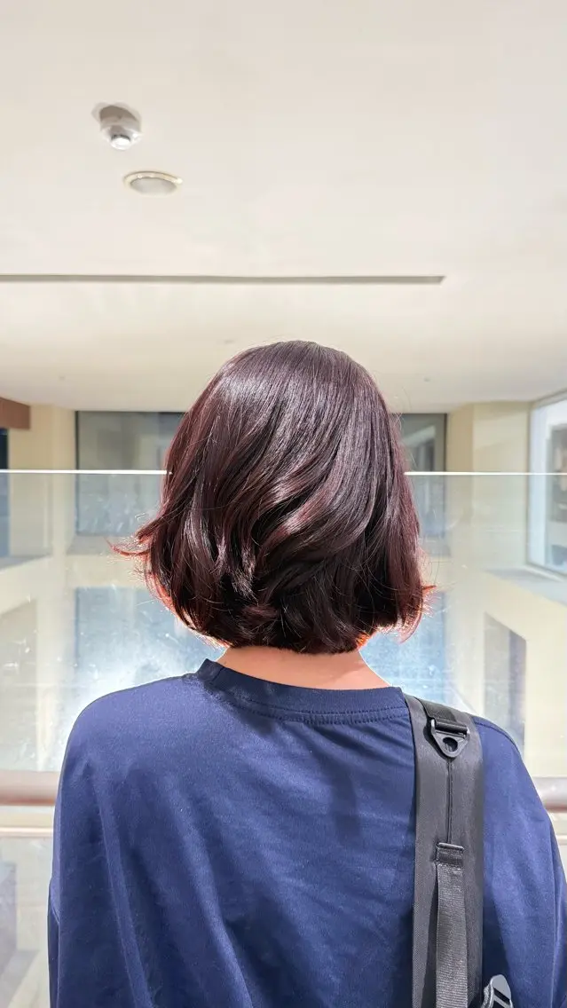 ショート カラー akari / ミディアムパーマのヘアスタイル