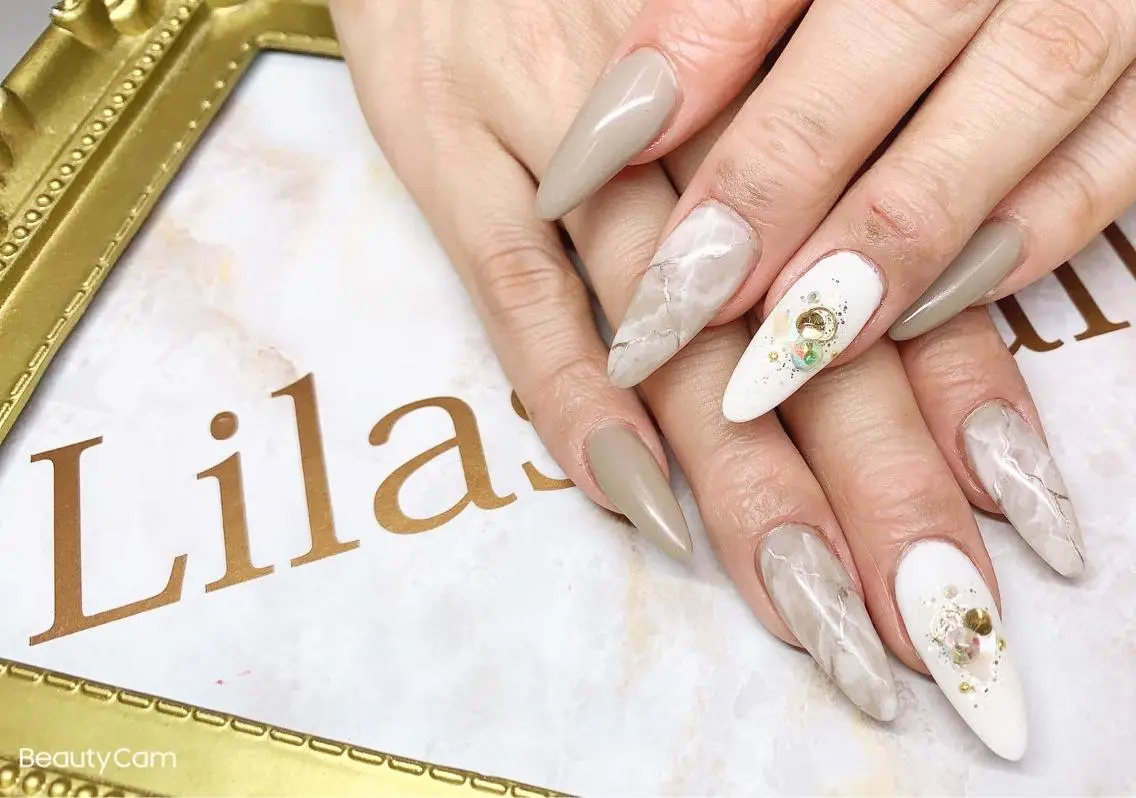 ネイル 入学式 ジェルネイル 卒業式 ハードジェル ラメ(グリッター) Lilas Nailのネイルデザイン