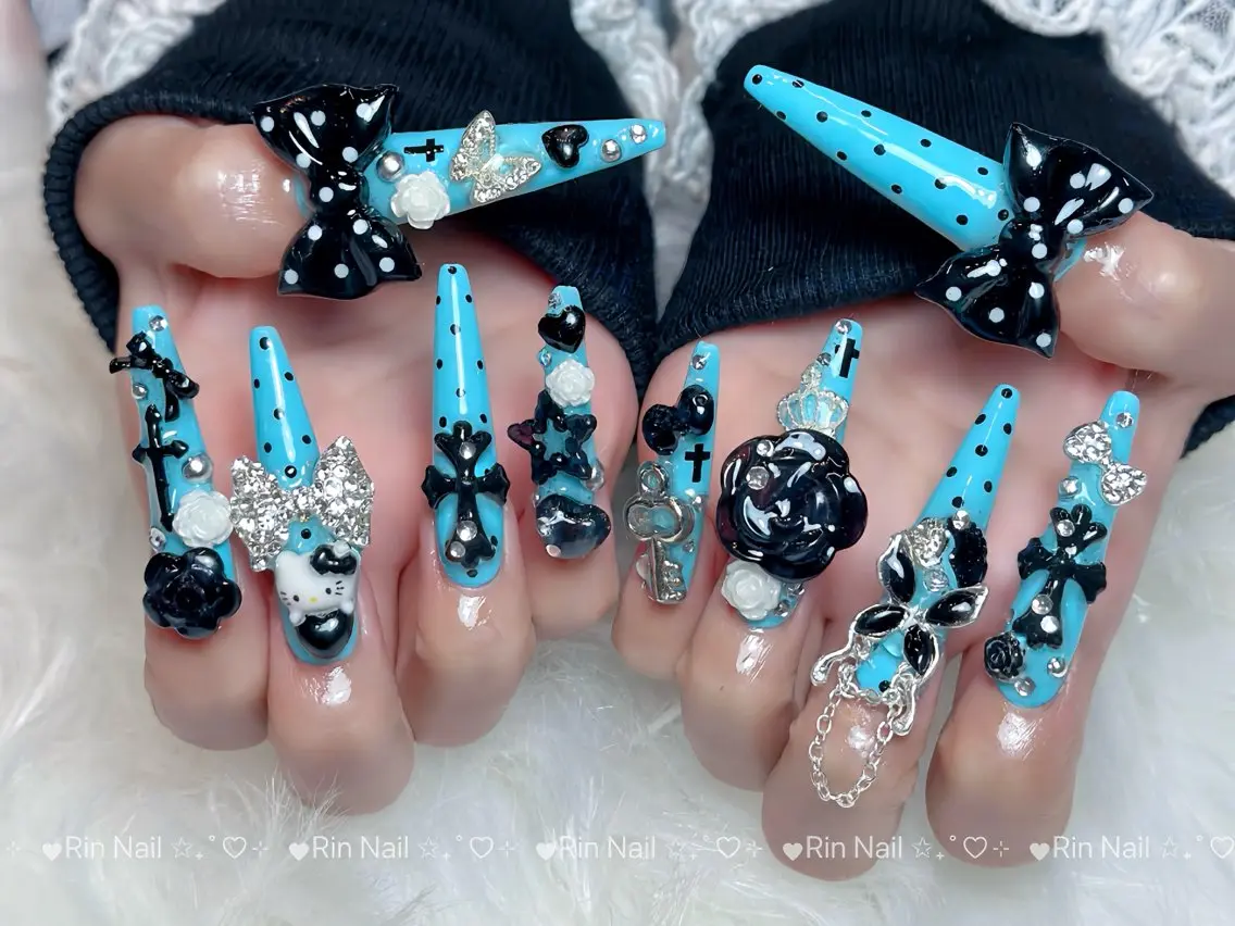 ネイル ブルー フラッシュネイル フラワーネイル ホログラムネイル キラキラネイル ハンドネイル Rin Nail 新大久保店のネイルデザイン