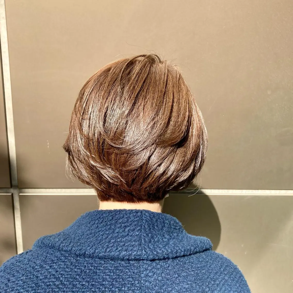 ショート ボブ 松岡 知のヘアスタイル