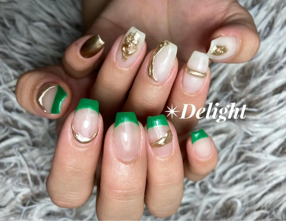 ミディアム ネイル ハンドネイル フットネイル ✴︎ Delightのネイルデザイン