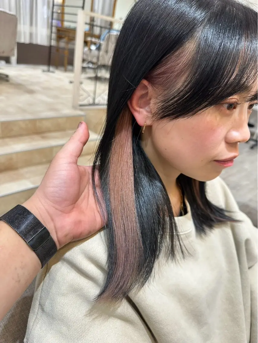 セミロング カラー インナーカラー ヘアカラー 西浦慎二 /艶カラー/髪質改善のヘアスタイル