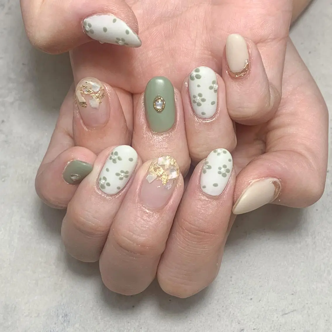 ネイル ハンドネイル FIORITURA aiのネイルデザイン
