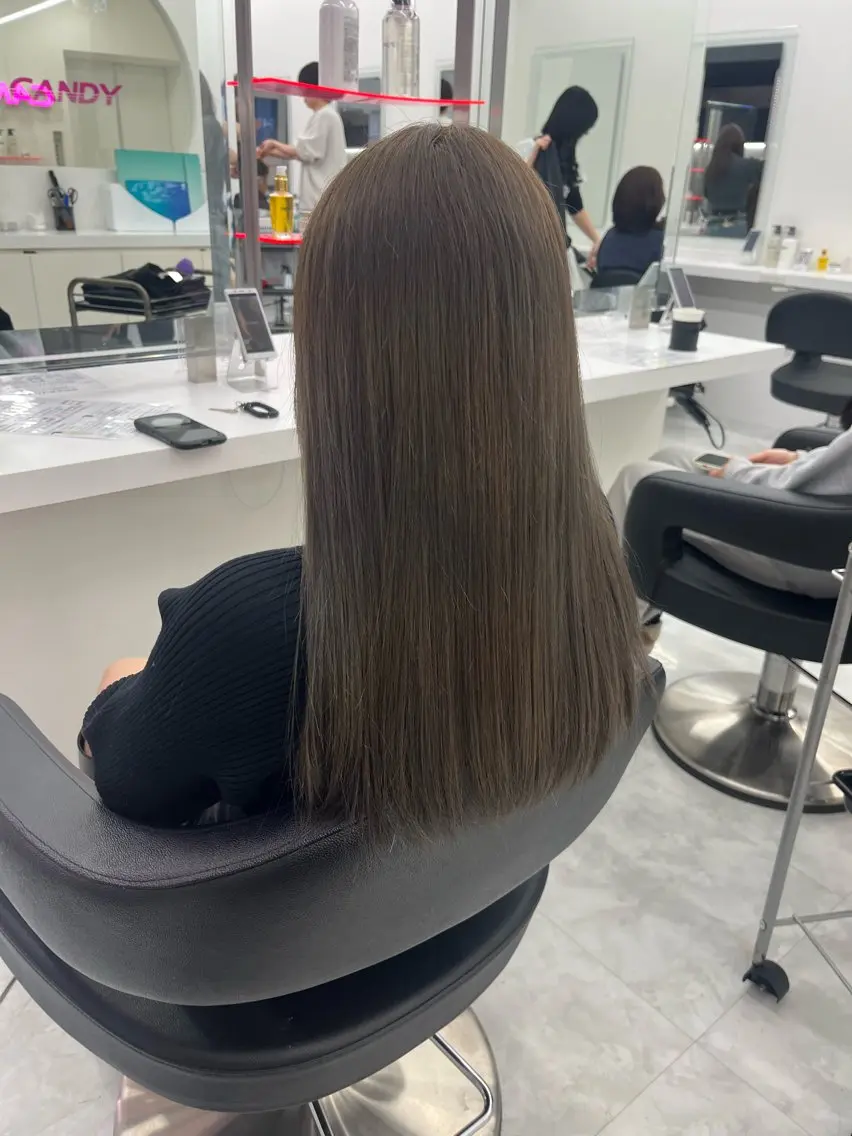 ロング カラー アッシュ アッシュグレー アッシュグレージュ グレージュ ヘアカラー 💖トレンド春夏 カラー💖FUTAのヘアスタイル
