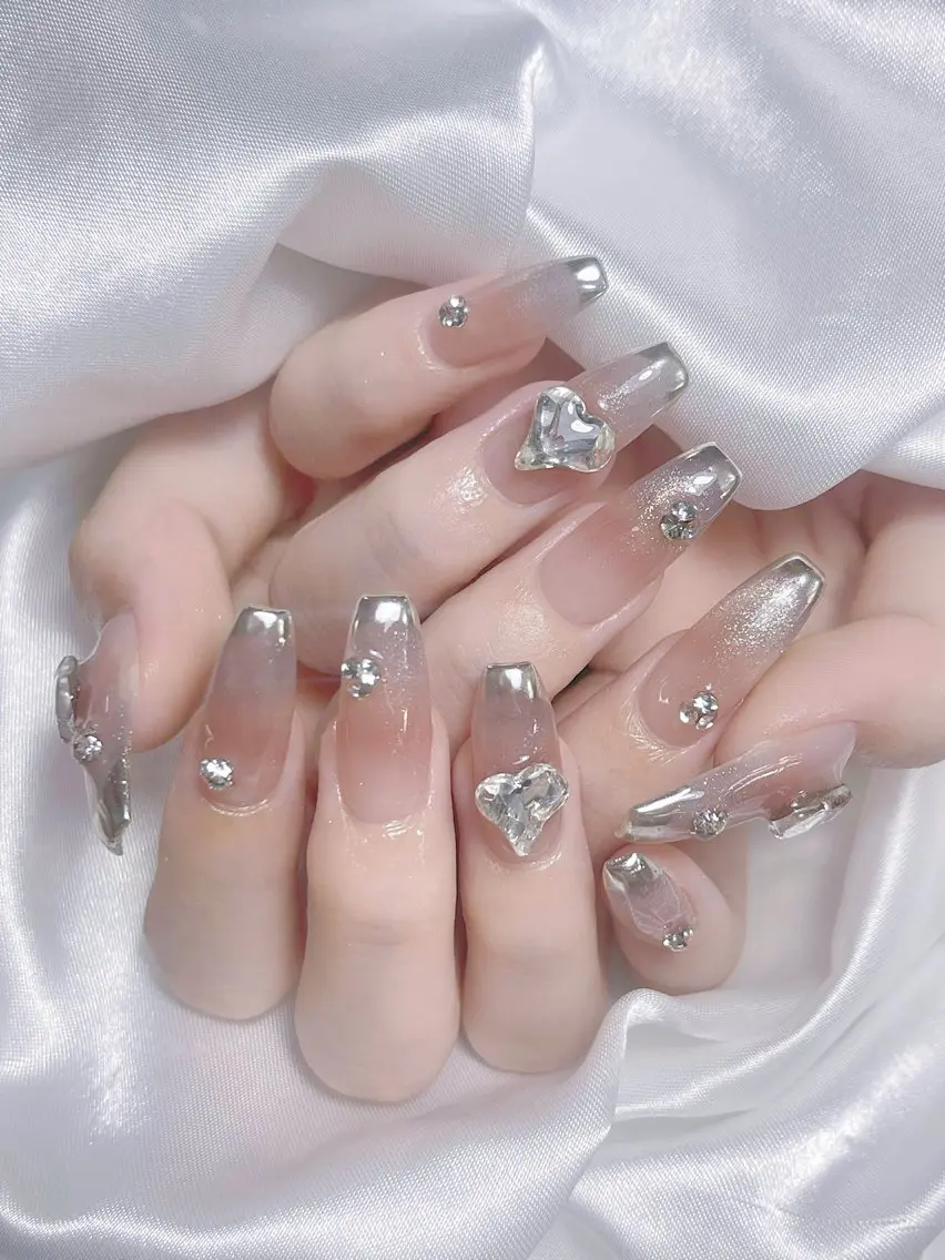 ネイル LEELA NAIL STUDIOのネイルデザイン