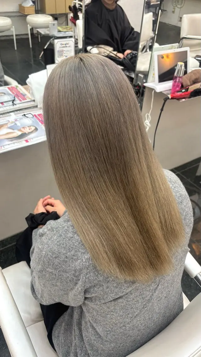 セミロング カラー ヘアカラー トリートメント 🫧小林舞衣 🌙のヘアスタイル