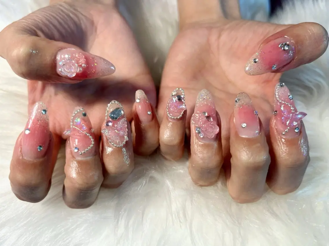 持ち込み×パーツ付け放題ネイル🎀の写真