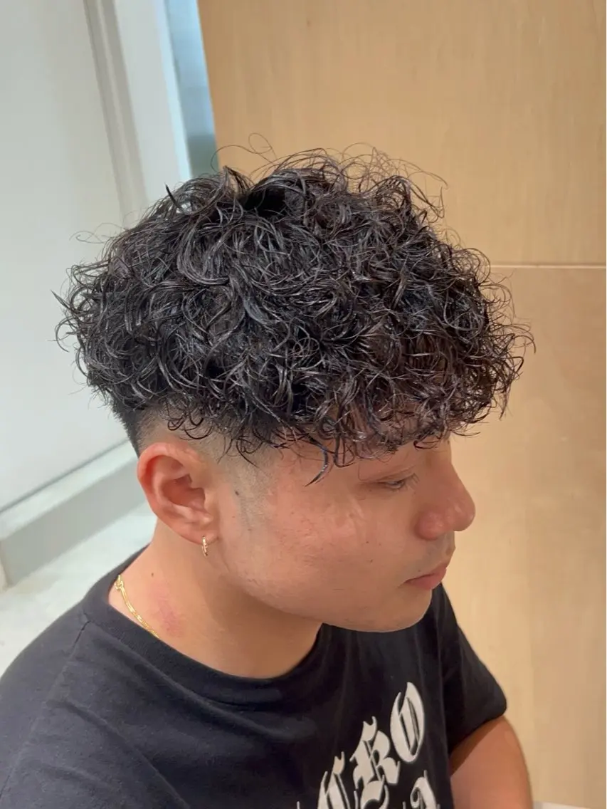 パーマ メンズ フェードカット メンズパーマ スパイラルパーマ カット パーマ 🐲ツイスパ🐲 フェード/龍のヘアスタイル
