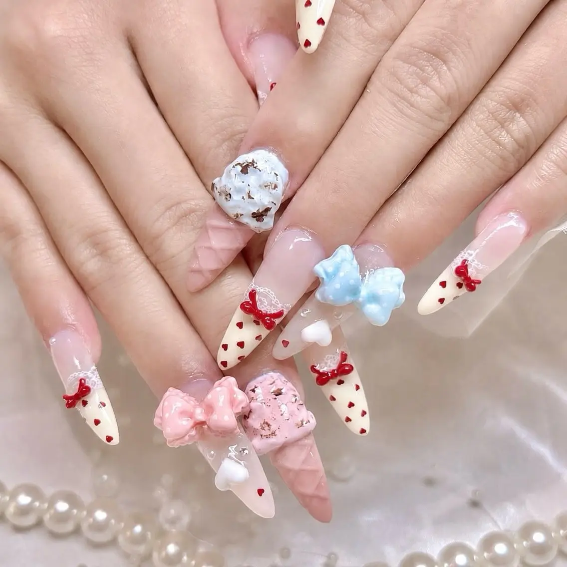 ネイル フレンチネイル ガーリー ガラスフレンチ 氷ネイル・うるうるネイル キラキラネイル ハンドネイル JOSIE nail studioのネイルデザイン