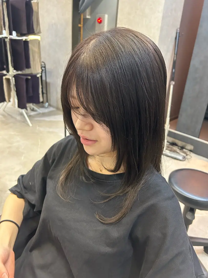 セミロング カラー flag hair レイナのヘアスタイル