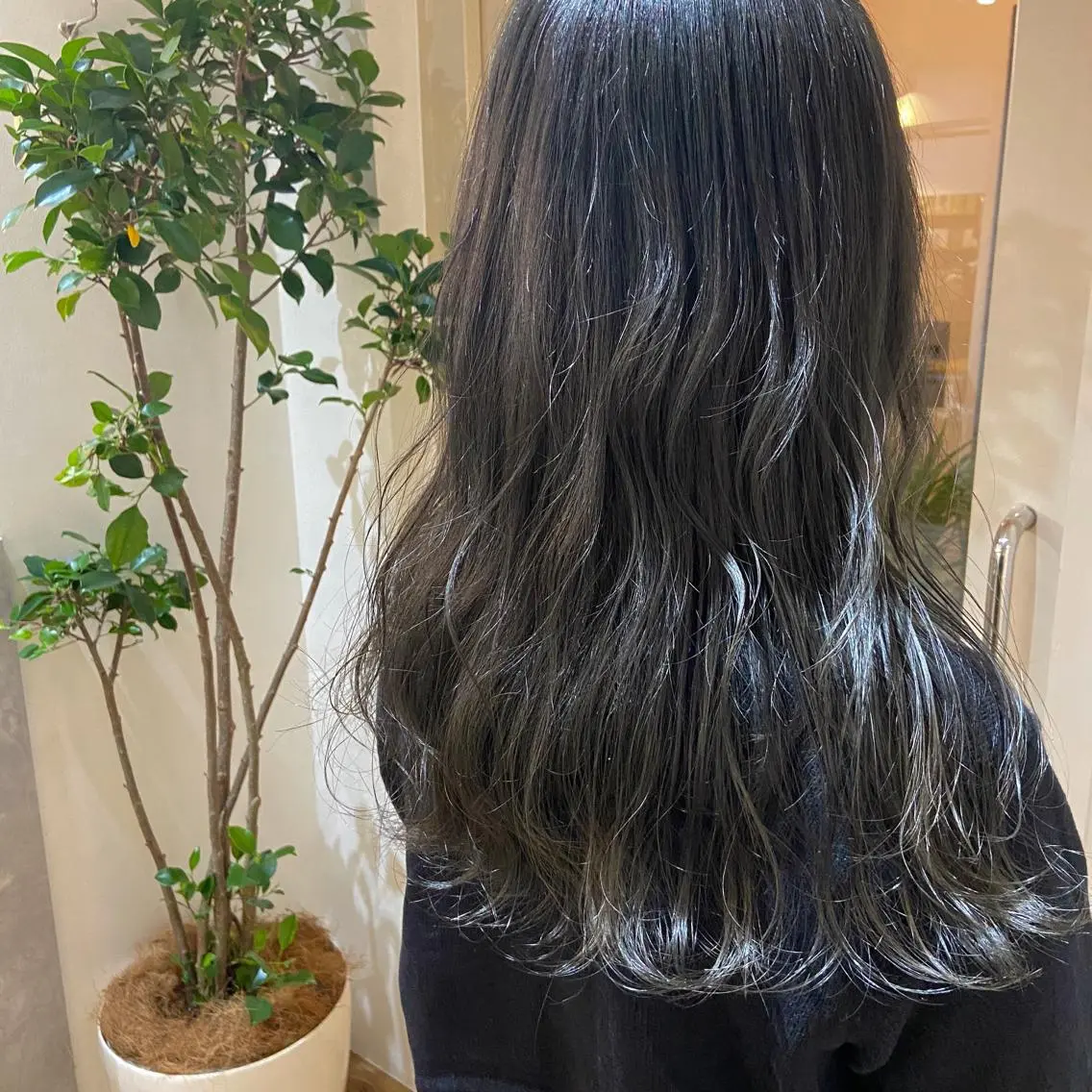 セミロング カラー アッシュ 透明感カラー SALTWATER AYARIのヘアスタイル