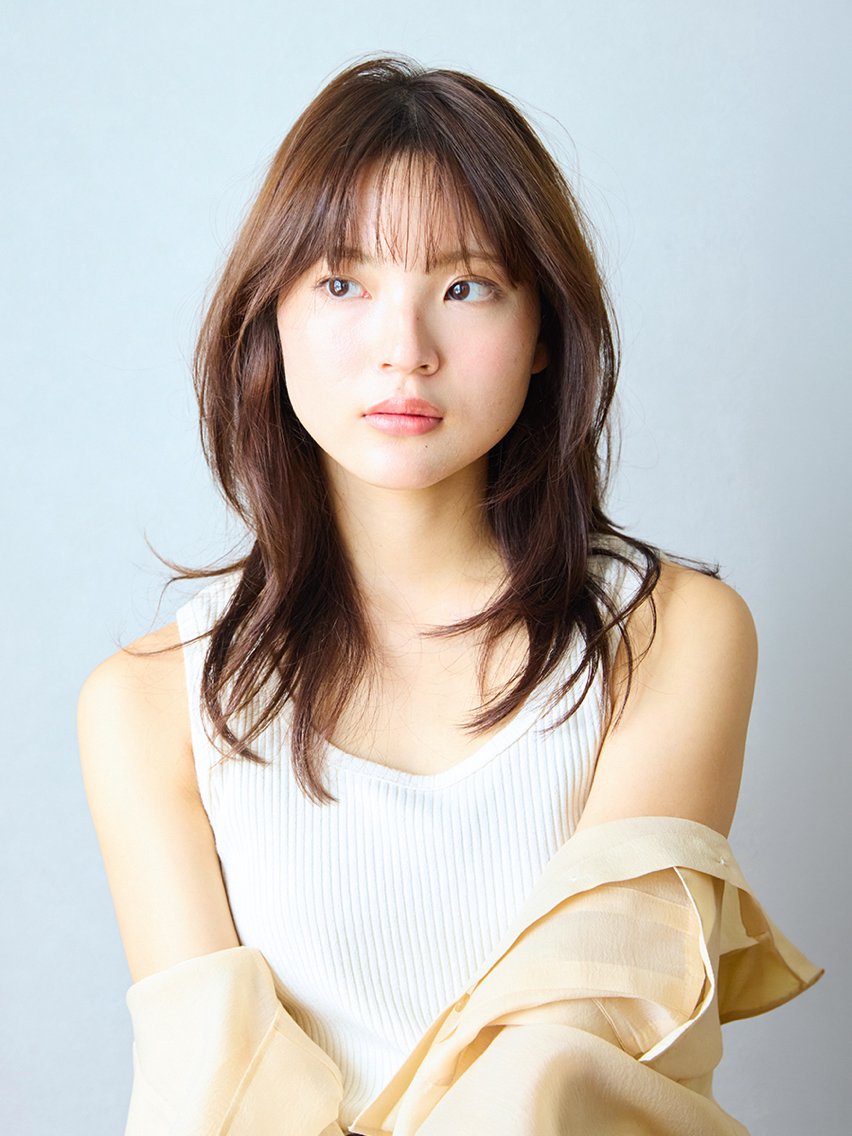 セミロング カラー アース 新越谷店💇‍♀️のヘアスタイル