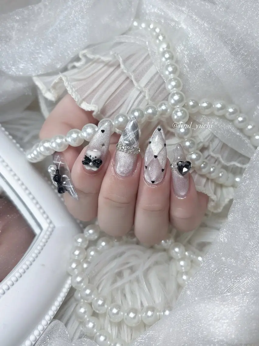 ネイル アートネイル yuchi🎀 京橋/キラキラネイルのネイルデザイン