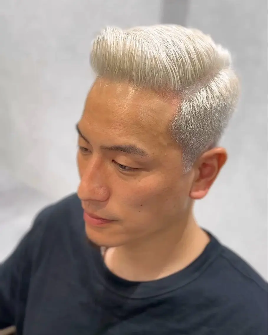 ショート カラー メンズ ブロンド 外国人風カラー アダチ コウスケのヘアスタイル