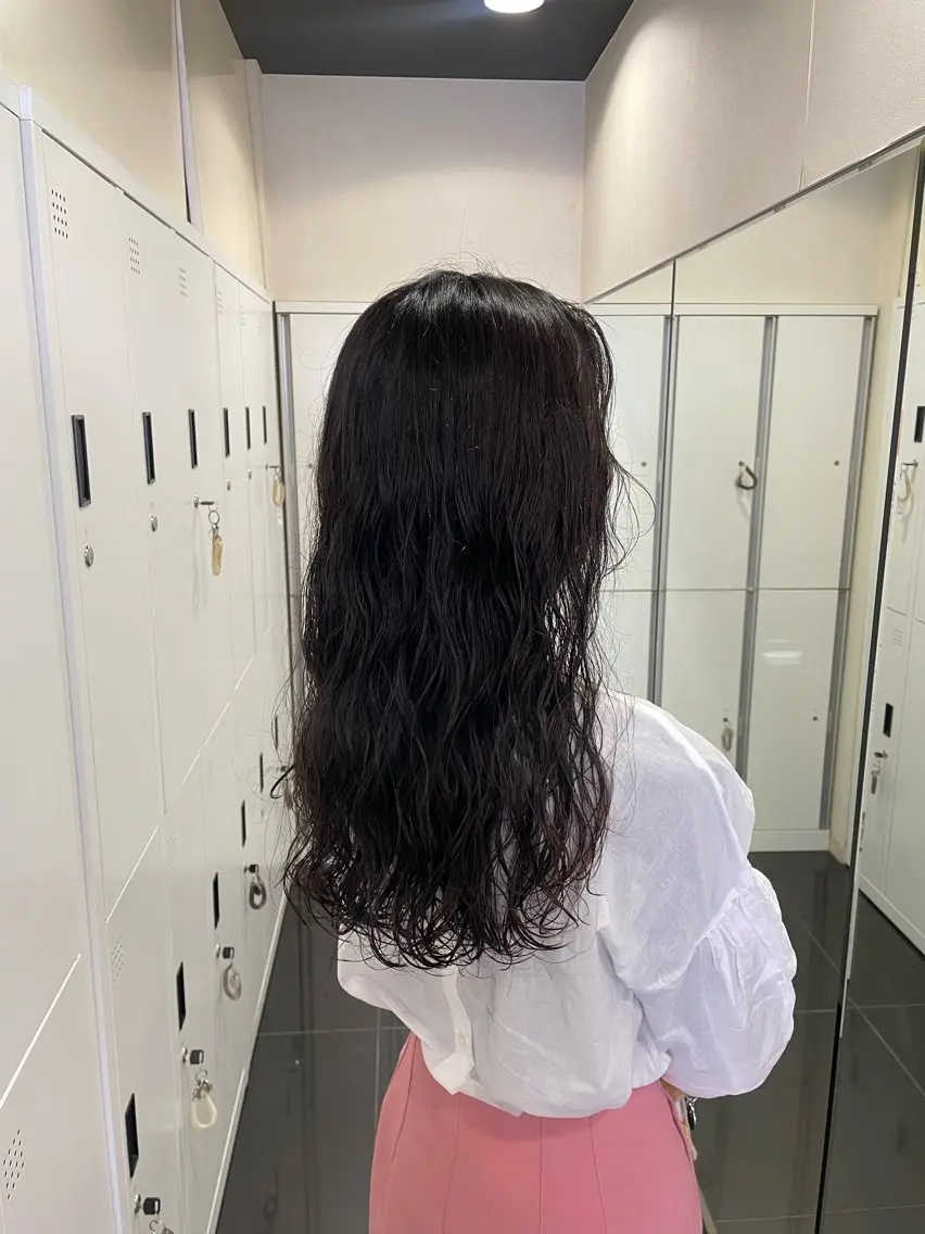 ロング パーマ 垢抜け小顔レイヤー オリーブ/スミレのヘアスタイル