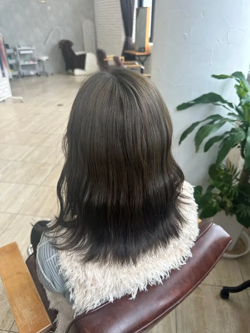 ミディアム カラー グレージュ オリーブグレージュ オリーブグレー belle／ karin💠のヘアスタイル
