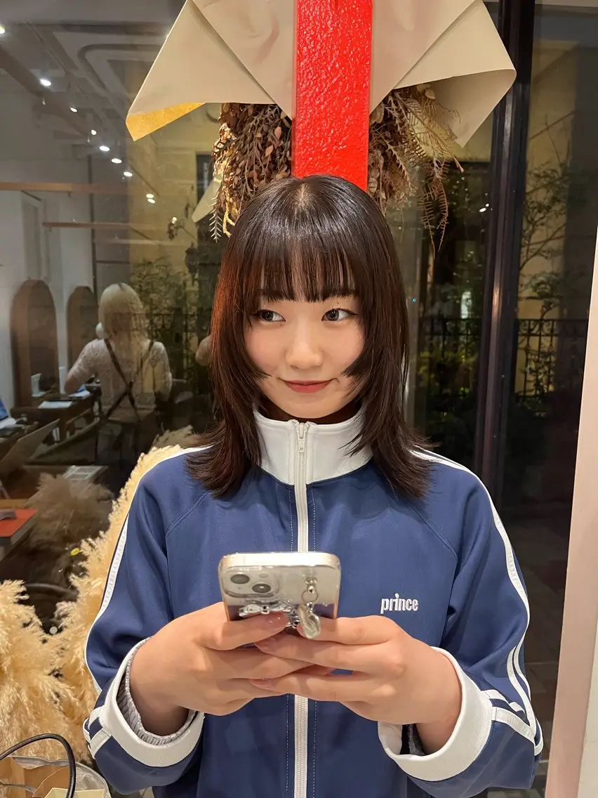 ミディアム カラー 似合わせカット 草野 圭音のヘアスタイル