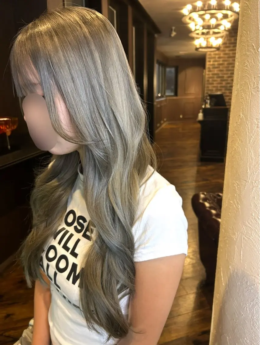 ロング カラー ヘアアレンジ 梅木李奈🕊️ レイヤー/ハイトーンのヘアスタイル
