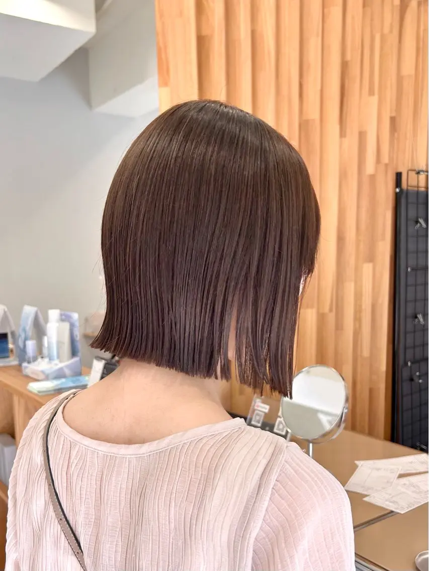ショート カラー カット ヘアカラー トリートメント ぱつっとボブ/ 小野あかねのヘアスタイル