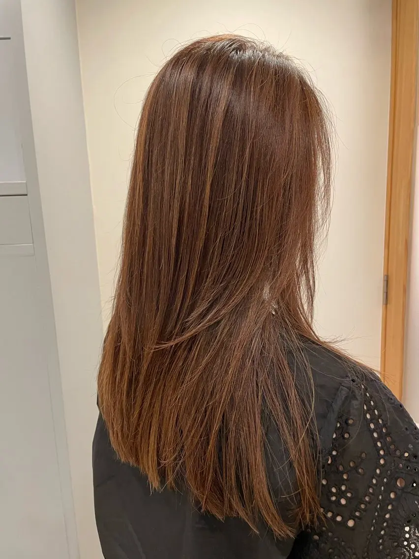 カット＋極細ハイライト＋オンカラー＋トリートメントの写真
