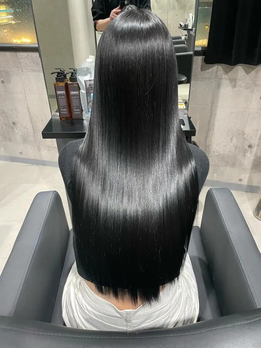 ロング カラー 黒髪 ブルーカラー ブルーブラック カット 縮毛矯正 トリートメント 🫧透明感/美髪🫧 Hiroakiのヘアスタイル