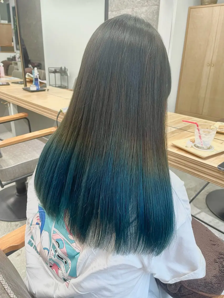 ロング カラー ヘアカラー かめい りなのヘアスタイル