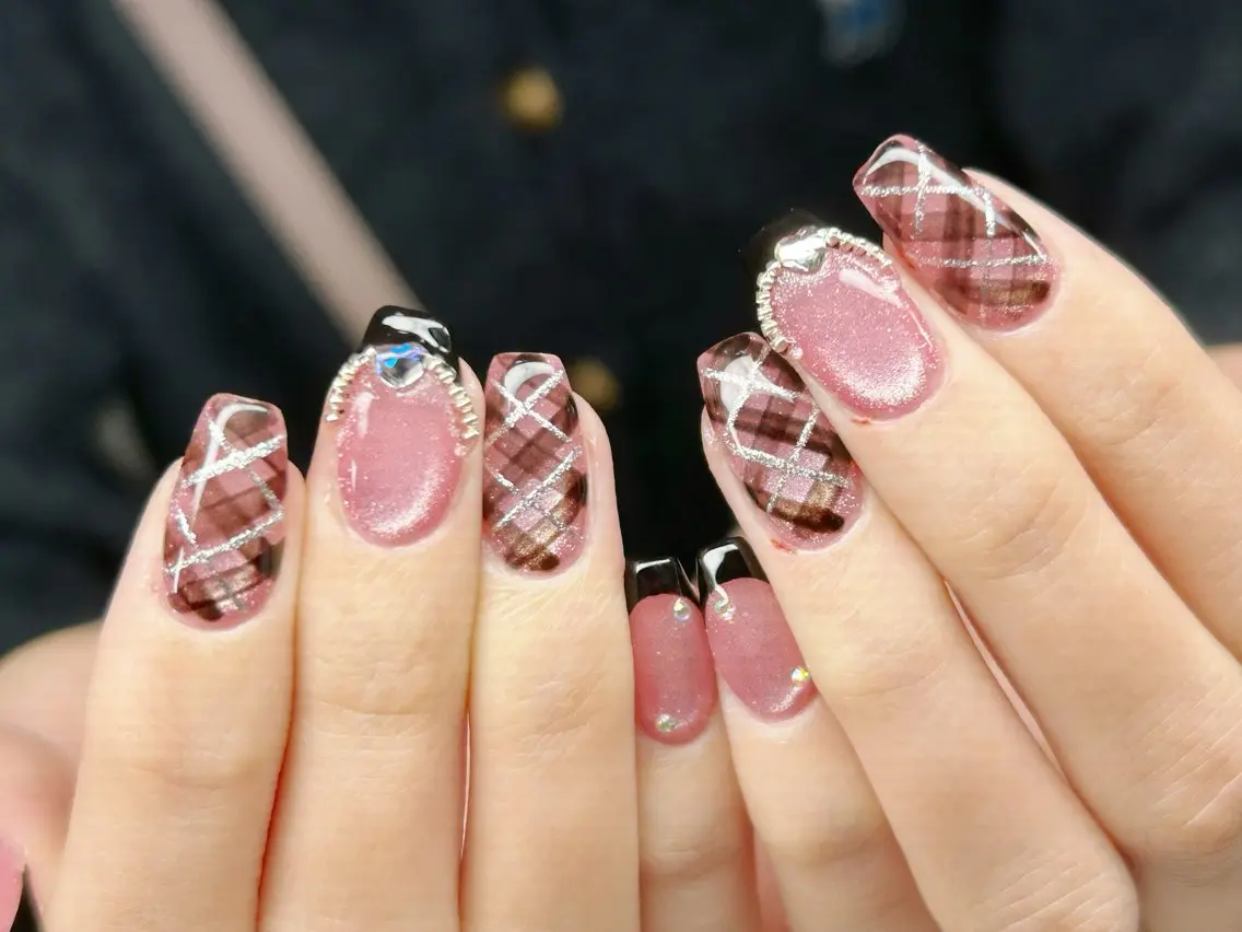 ネイル アートネイル チークネイル 成人式 入学式 長さ出し ハンドネイル Lino Nailのネイルデザイン