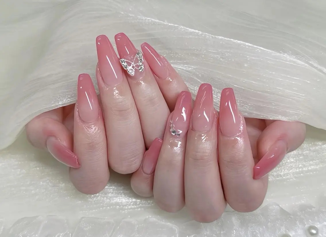 ネイル オーロラネイル チークネイル 成人式 長さ出し フットネイル Kana🌻マツエク &Nailサロン💛のネイルデザイン