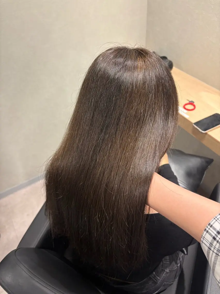 ロング カラー ブリーチ ブラウンカラー チョコレートブラウン 透明感カラー/艶髪 🫧ayaneのヘアスタイル