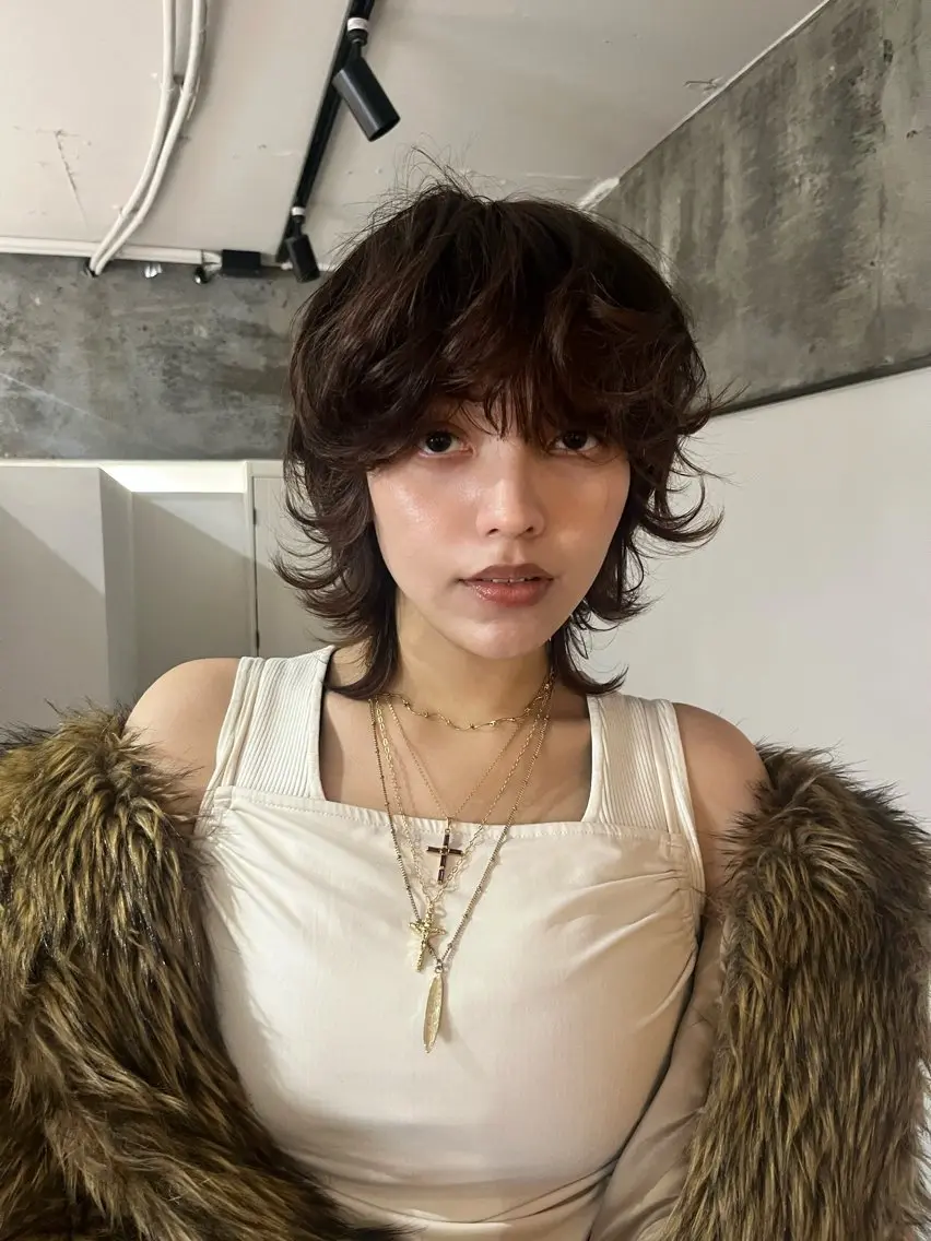 ミディアム カラー ブラウンカラー ヘアカラー トリートメント オリーブカラー/ レイヤー/ ローレンのヘアスタイル