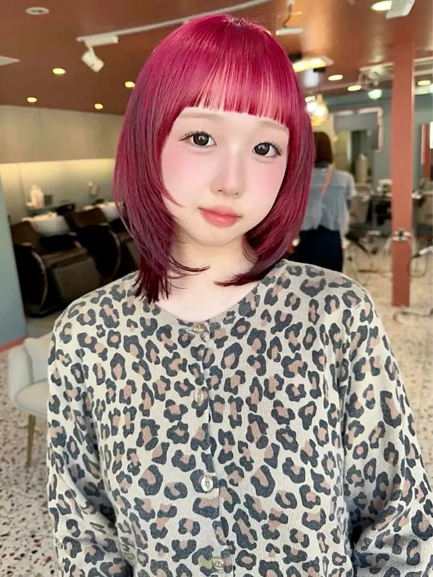 ミディアム カラー グラデーションカラー レイヤーカット ヘアカラー トリートメント トレンドヘア🌿 chinariのヘアスタイル