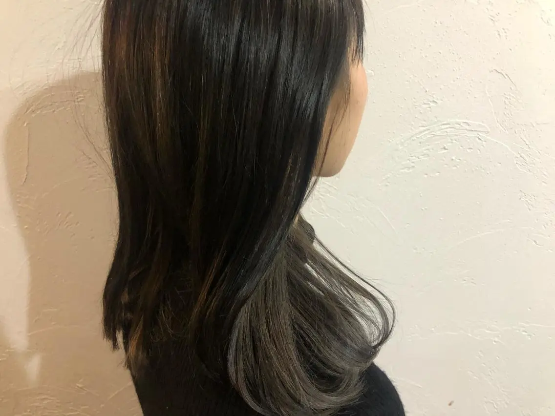 セミロング カラー 黒髪 ブルーカラー ブルーブラック デザインカラー インナーカラー やました りなのヘアスタイル