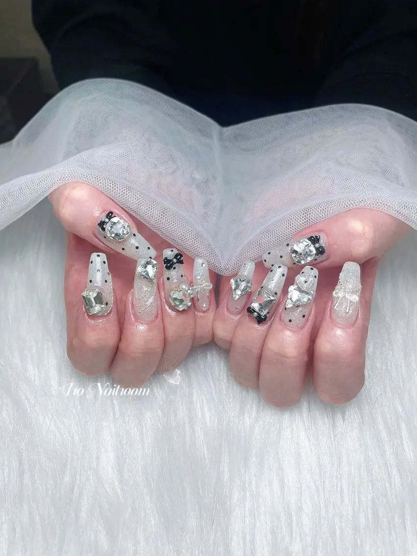 ネイル ハンドネイル IRO Nail Studioのネイルデザイン
