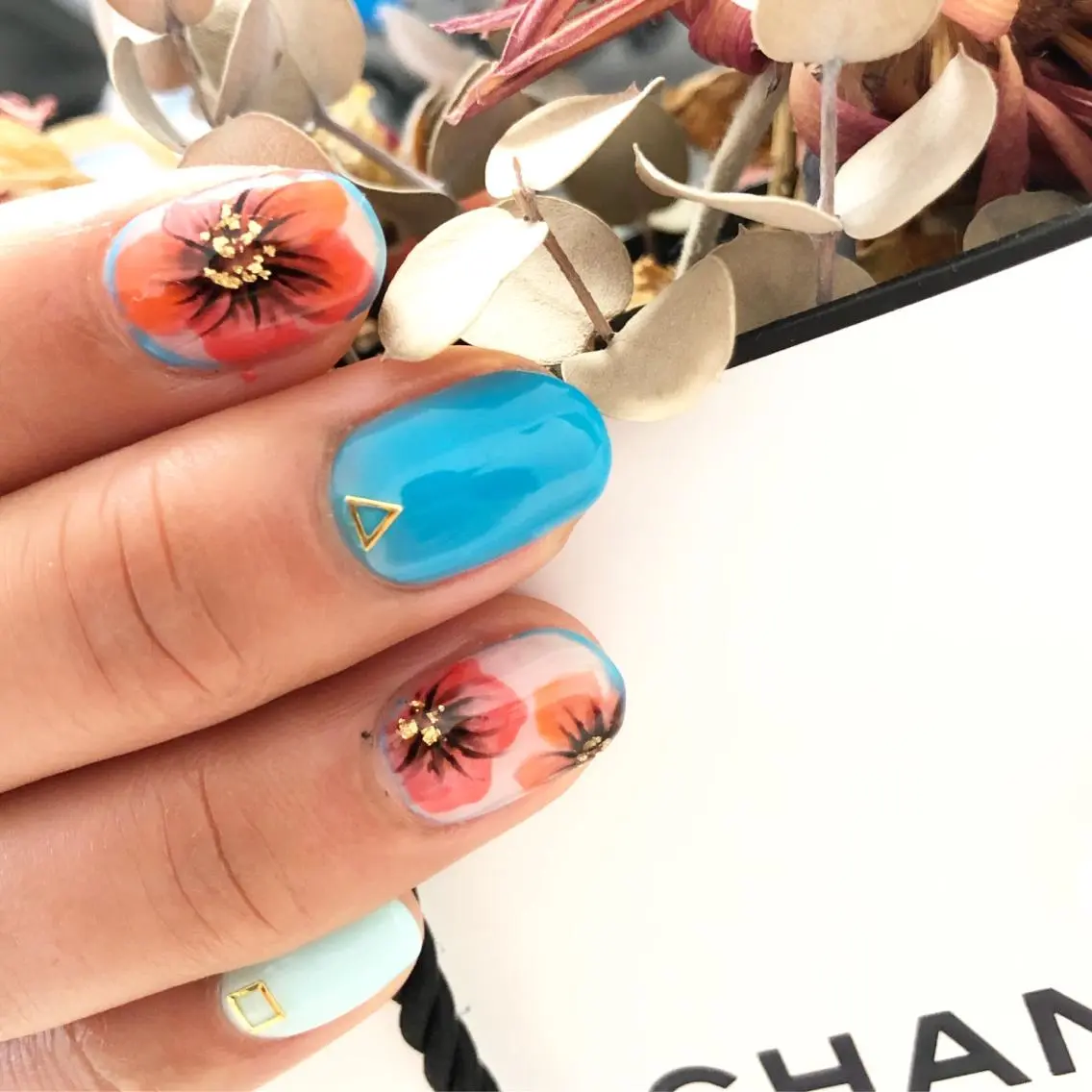 ネイル マツエク・マツパ ワンカラーネイル 春ネイル miel nailのネイルデザイン