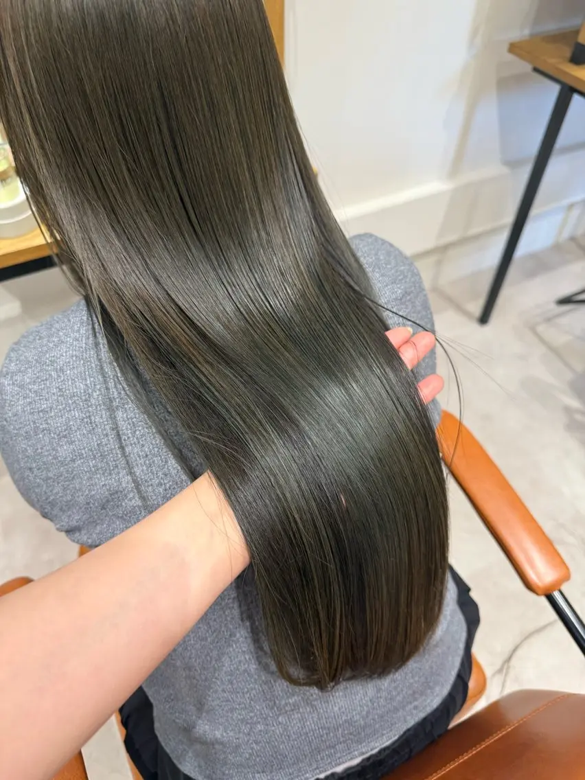 ロング 💛🤍U too e’s /店長🧸のヘアスタイル