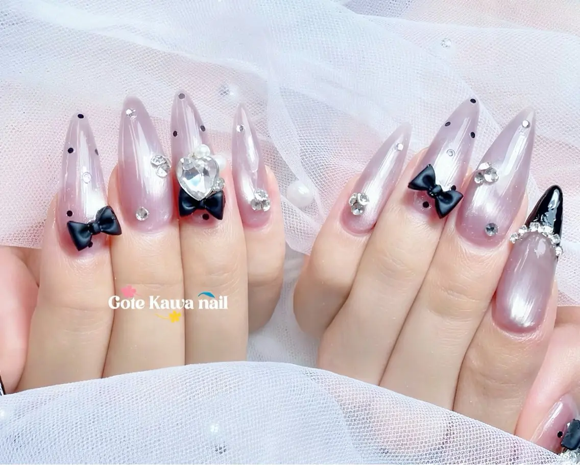 ネイル マグネットネイル 持ち込み パープル リボン 夏ネイル ハンドネイル ハンドケア Gote Kawa nail salonのネイルデザイン