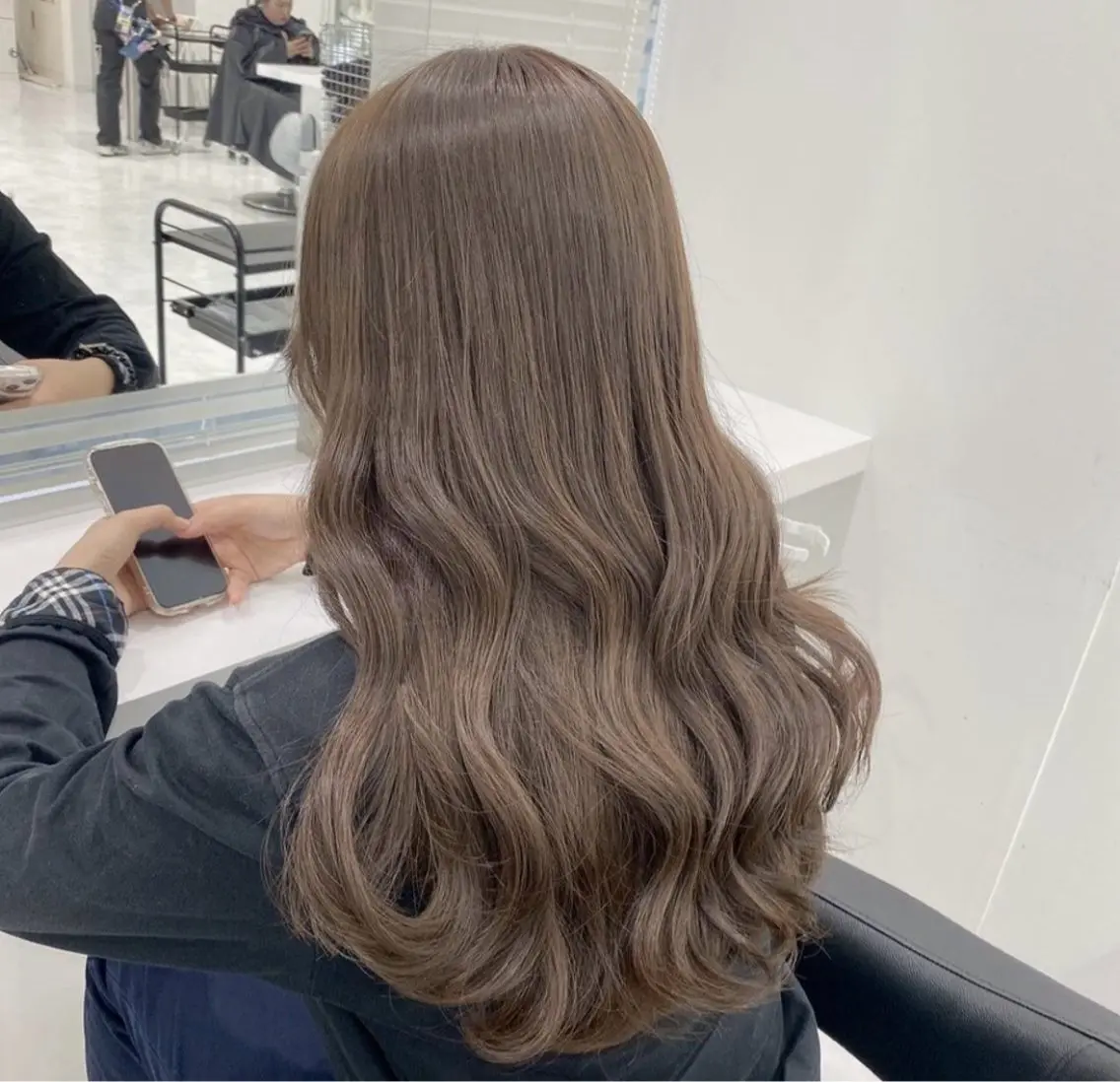 ロング カラー ヘアカラー トリートメント ヘッドスパ ヘアセット 𓏸レイヤー髪質改善 透けカラーカノン🫧のヘアスタイル