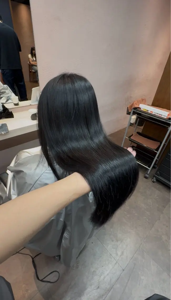 【透明感抜群✨】カット＋アディクシーカラー＋ベースTrの写真