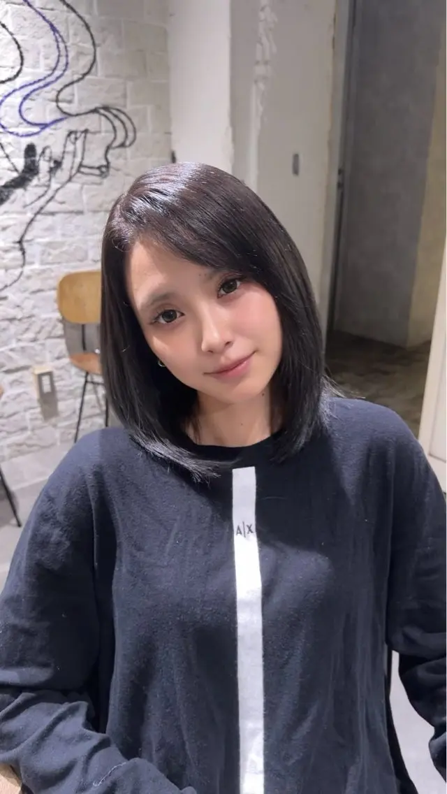 ミディアム カラー UMM 【れいな】のヘアスタイル