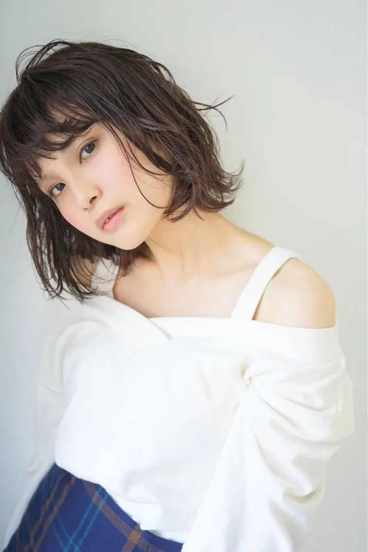 ミディアム カラー パーマ 小谷 未歩のヘアスタイル