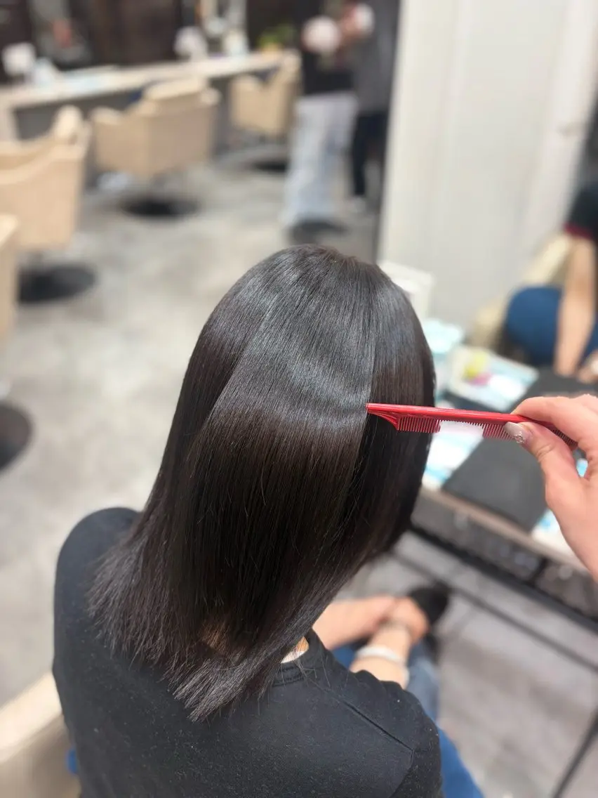 セミロング カラー she.2新宿⭐️ SORAのヘアスタイル