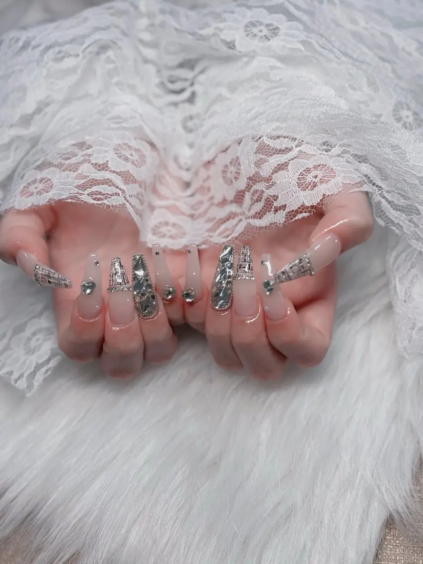 ネイル フレンチネイル ジェルネイル ガラスフレンチ ハロウィン ハート ハンドネイル H.baby Nail Salonのネイルデザイン