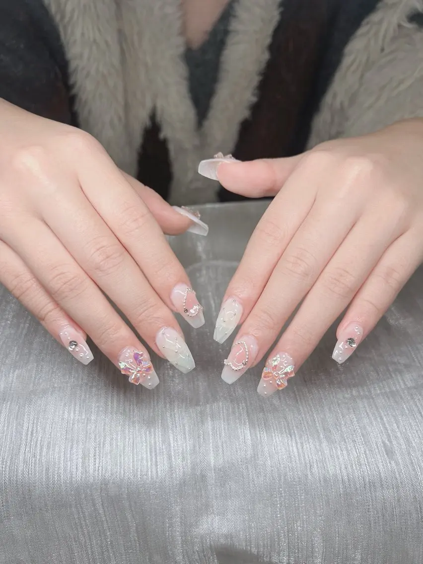 ネイル 長さ出し グラデーション 卒業式 キラキラネイル マグネットネイル Lee Nails チップ長さだし専門店のネイルデザイン