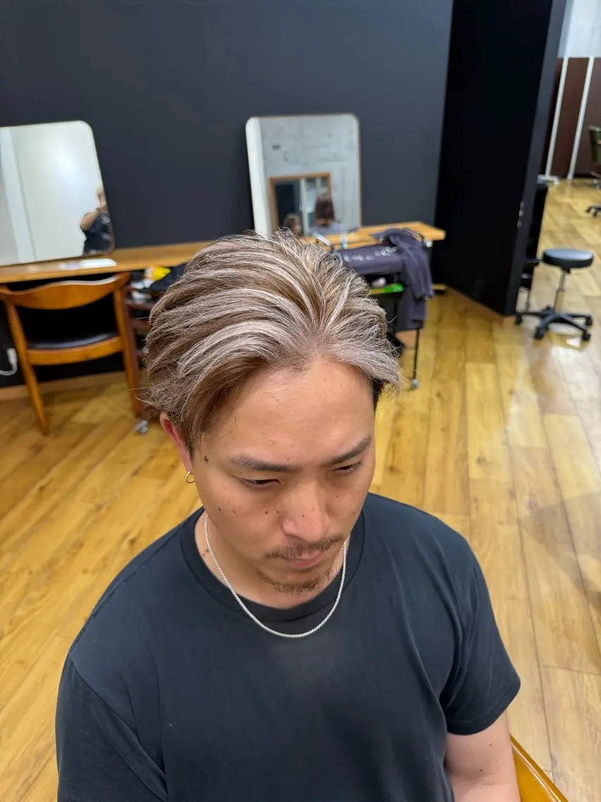 ⚡️【メンズ限定】⚡️白髪ボカシハイライト、バレイヤージュ(ブリーチカラー、メンズカラー、メンズバレイヤージュ)の写真