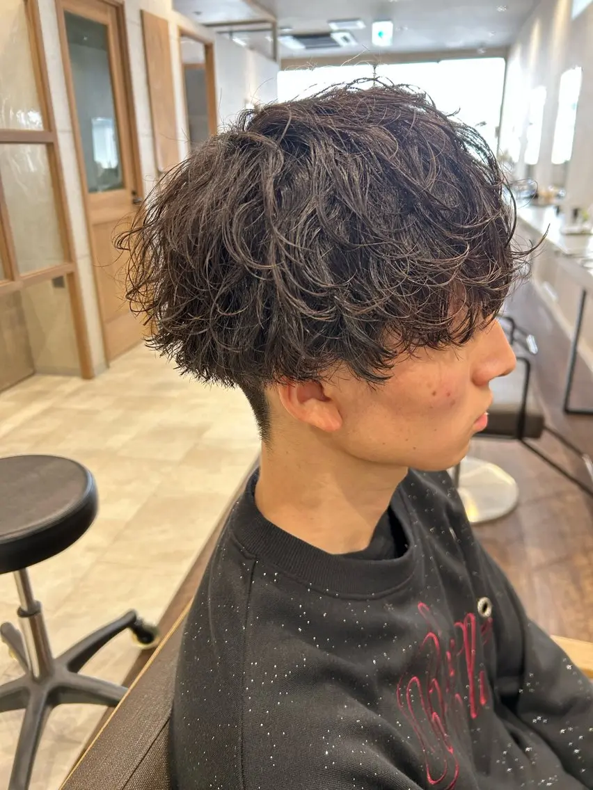 パーマ メンズ 宮之本 峻也のヘアスタイル