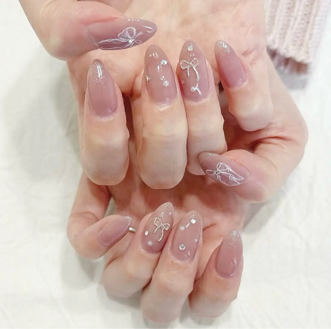 ネイル リボン シルバー ハンドネイル peaberry nailのネイルデザイン