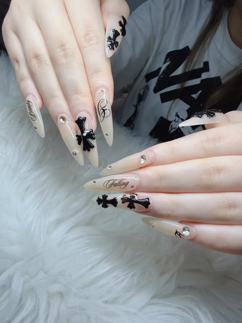 ネイル Lee Nailsのネイルデザイン